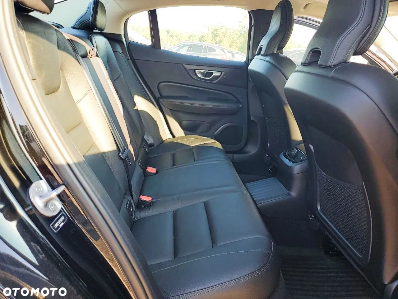 Volvo S60 B5 B AWD Plus Dark - 10
