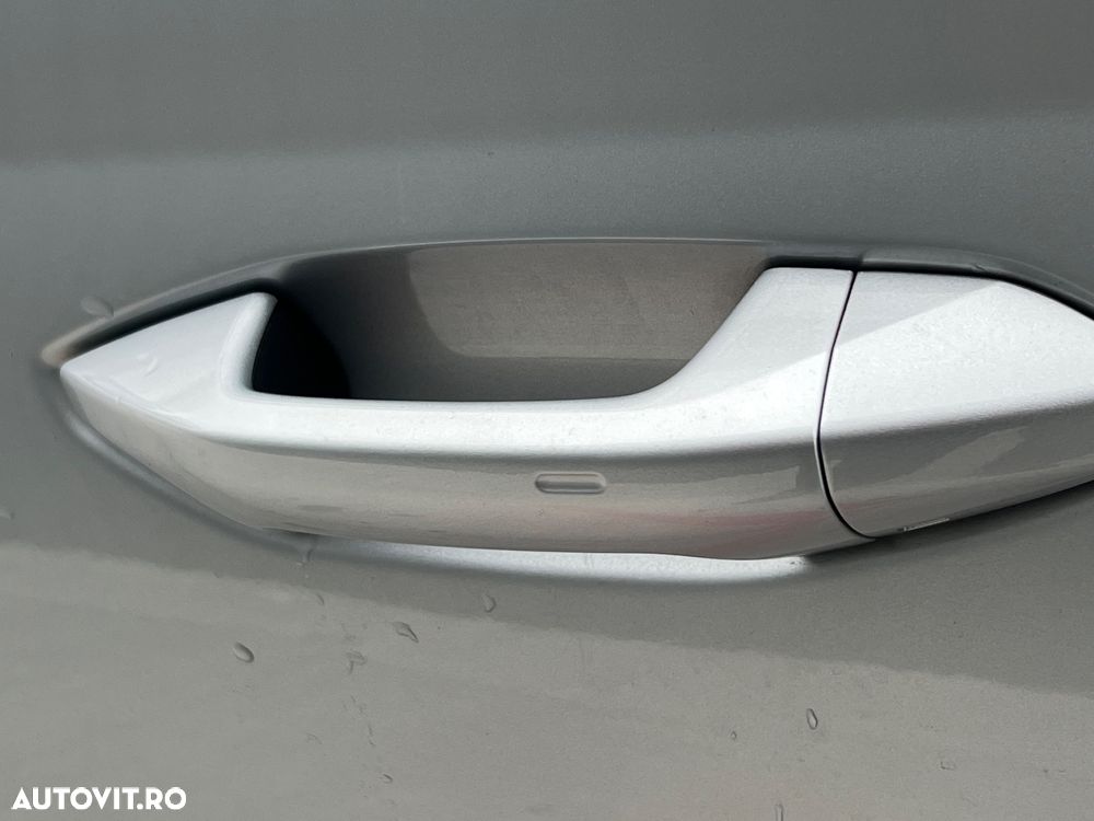 Skoda Octavia Combi 2.0 TDI DSG First Edition - 30