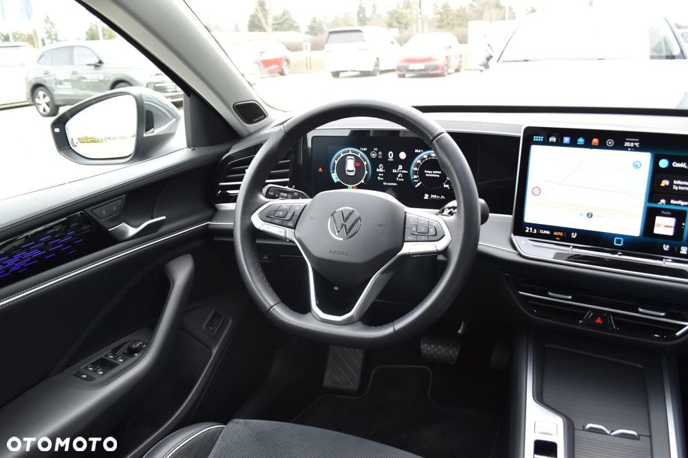 Volkswagen Passat - 11