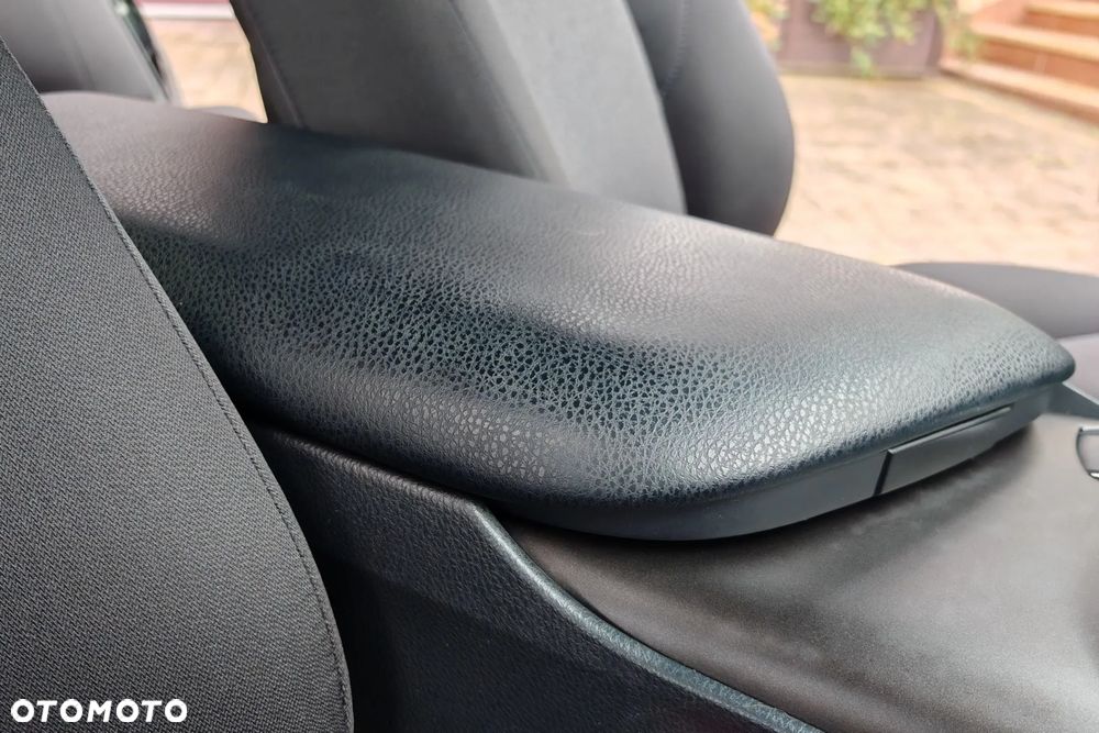 Toyota Camry 2.5 Hybrid Comfort CVT - 23