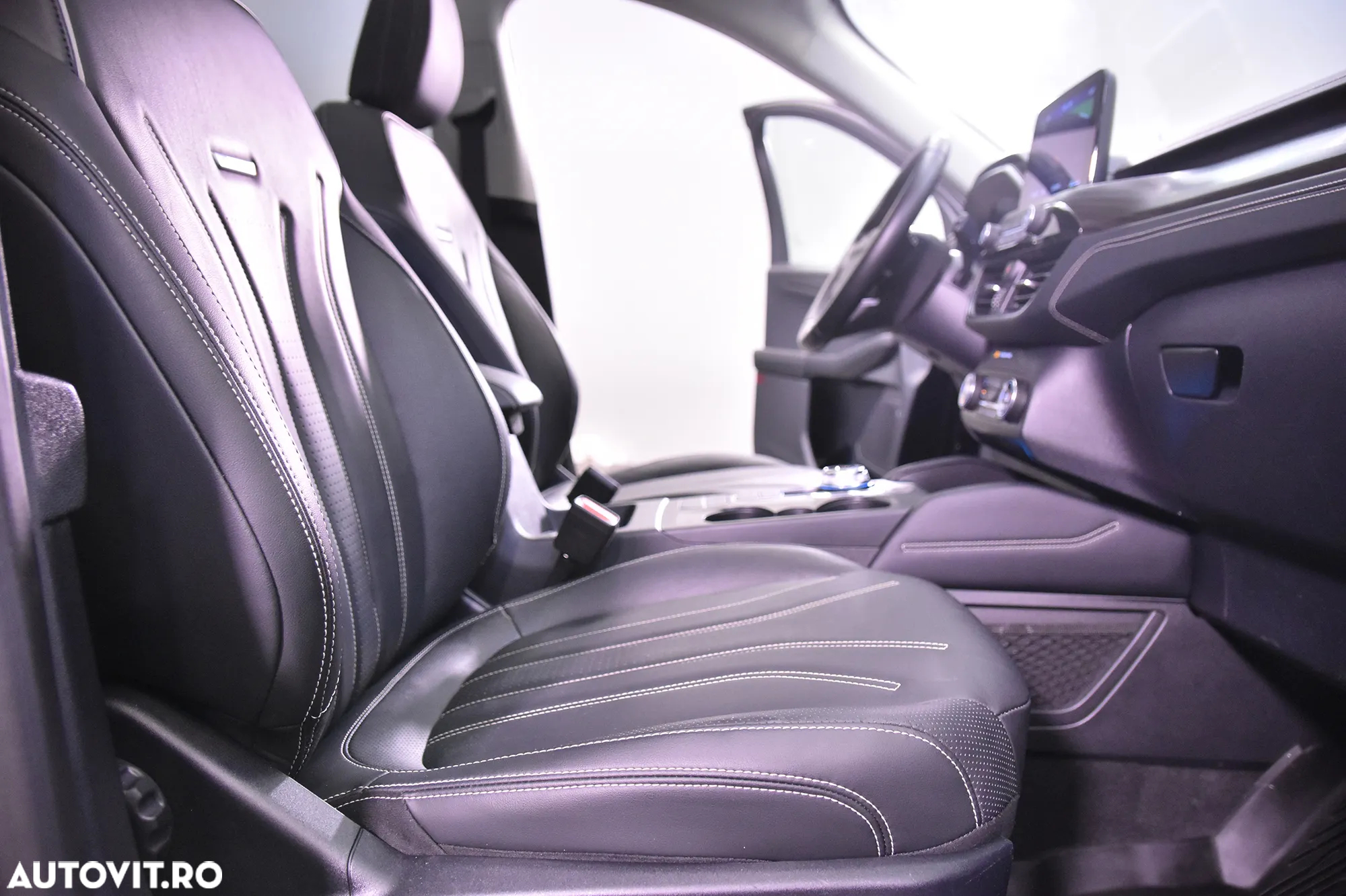 Ford Kuga 2.5 Duratec FHEV FWD Titanium - 11