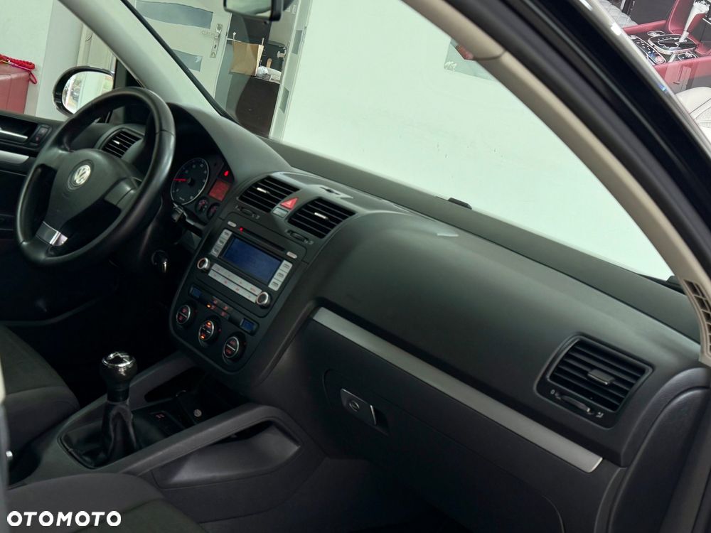 Volkswagen Golf 1.6 Tour Edition - 21