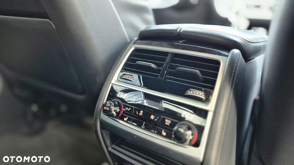 BMW Seria 7 750d xDrive sport - 23