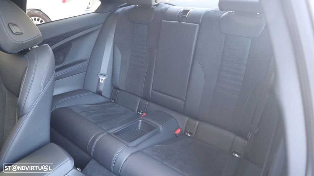 BMW M240i xDrive Auto - 18