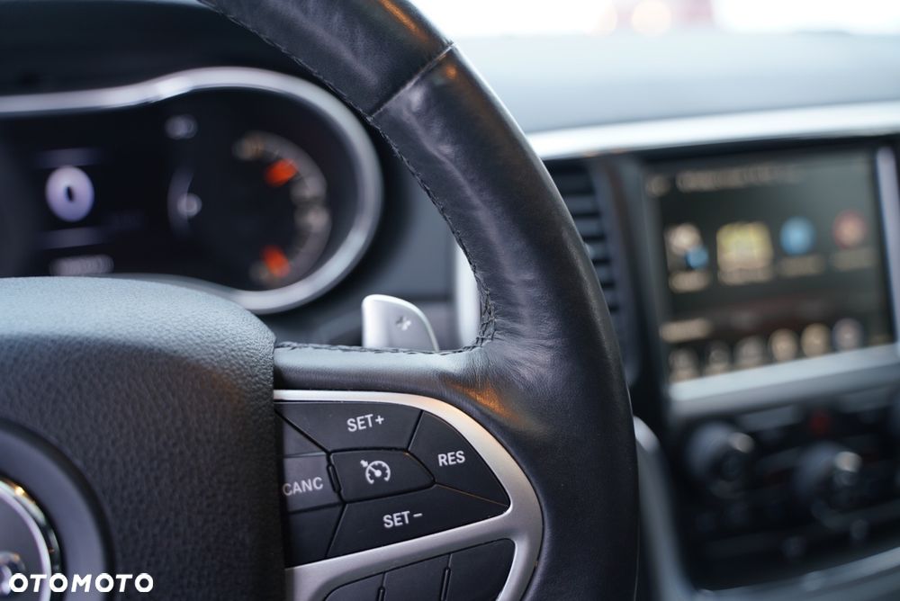 Jeep Grand Cherokee - 20