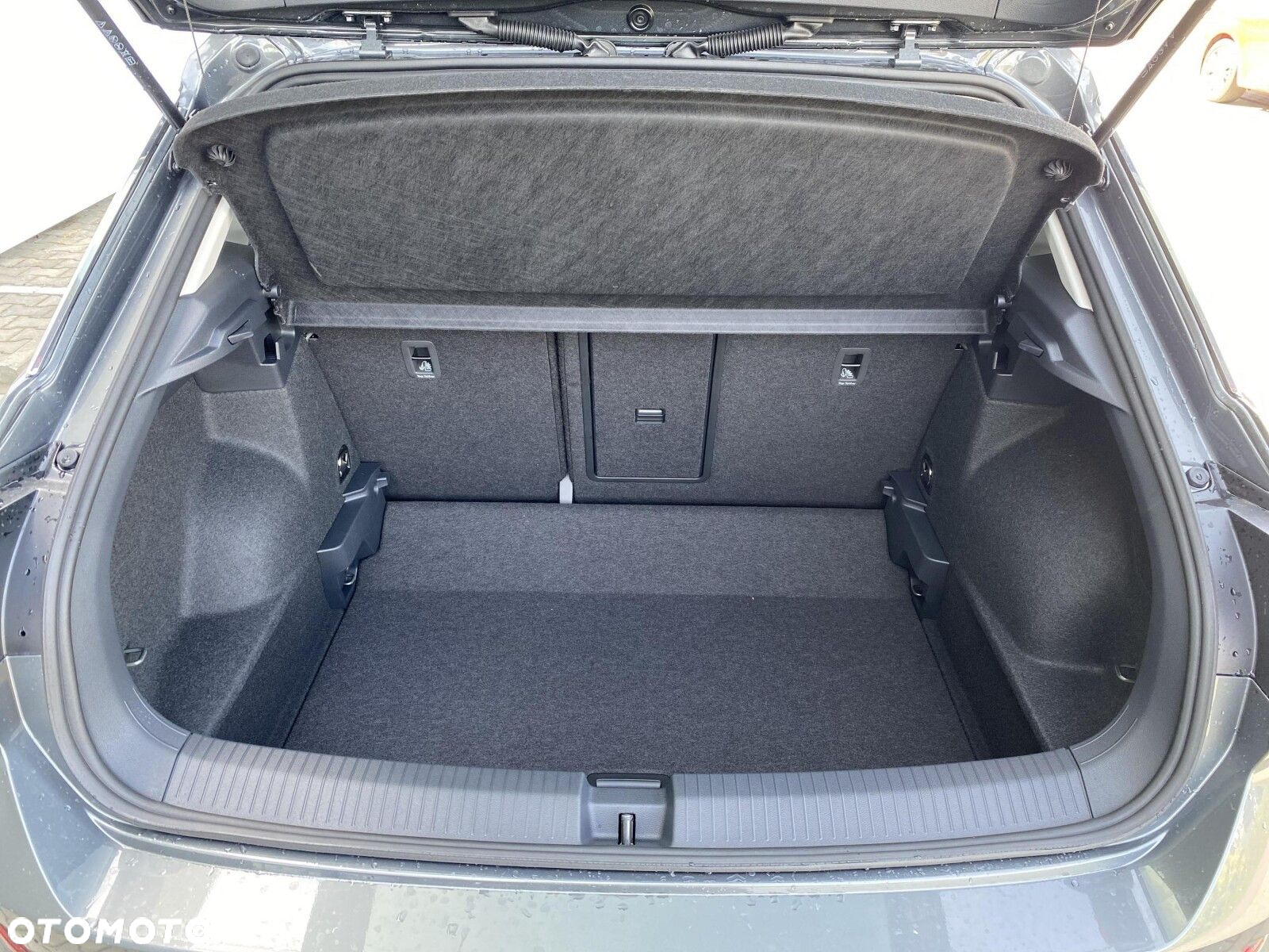 Volkswagen T-Roc - 21