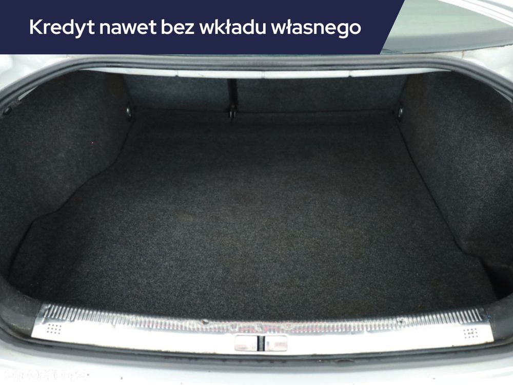 Volkswagen Passat - 11