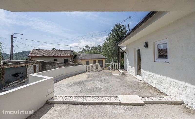 Moradia T2 Amares vende-se - Grande imagem: 2/12
