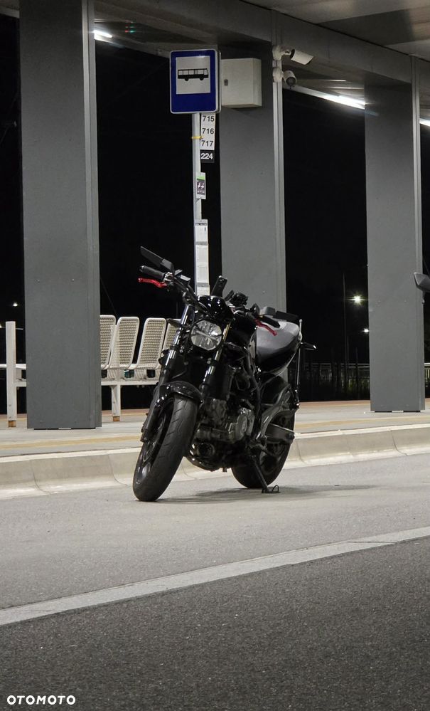 Suzuki Gladius - 1