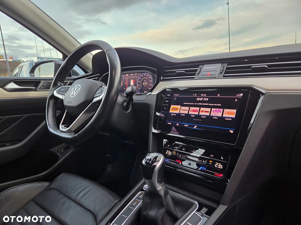 Volkswagen Passat 2.0 TDI BMT Highline - 17