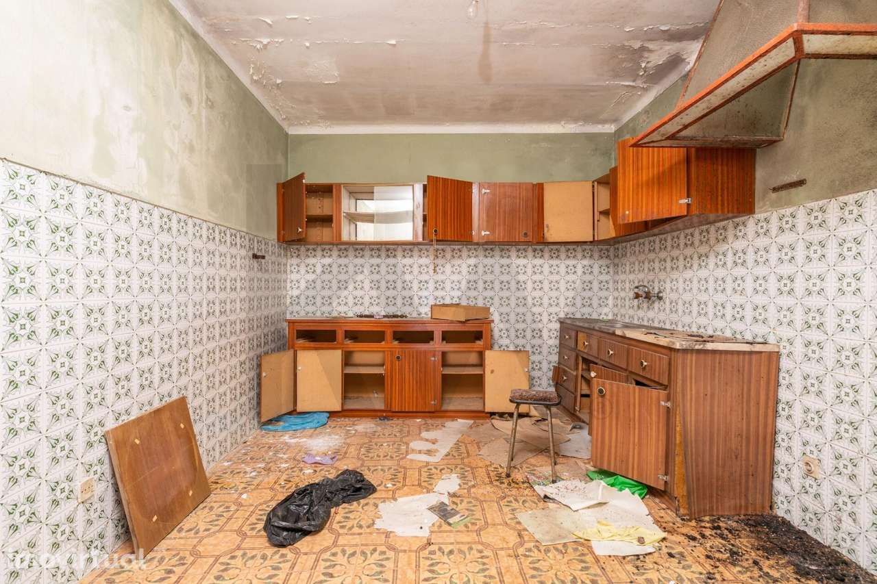 Moradia para restaurar em Semide, terreno 2300metros - Grande imagem: 4/15