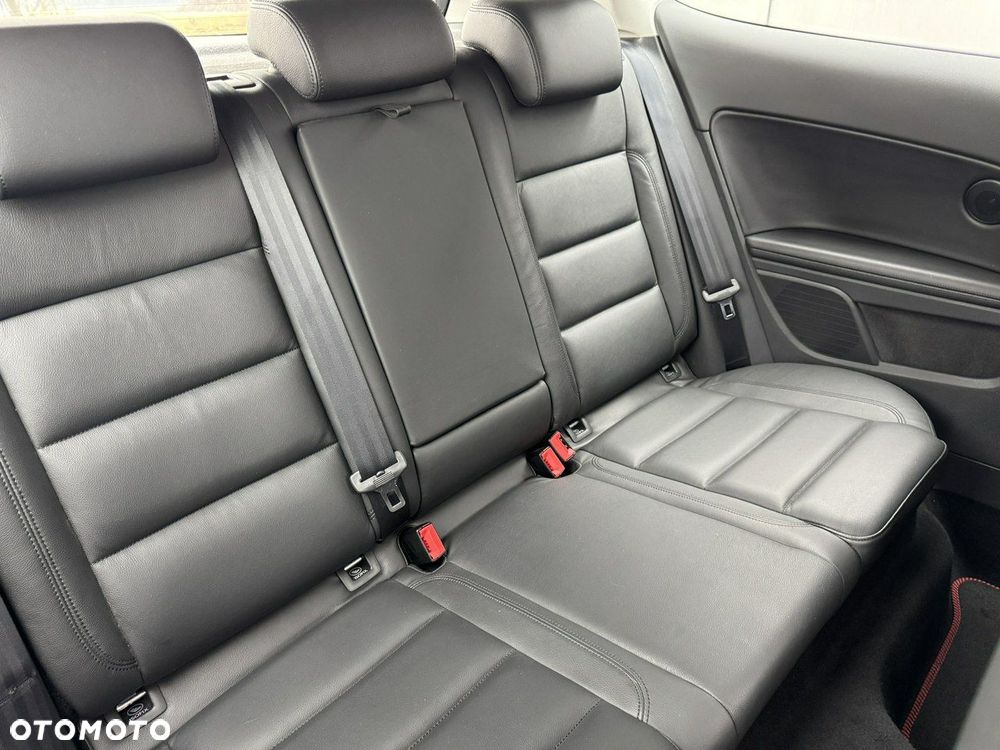 Volkswagen Golf - 20