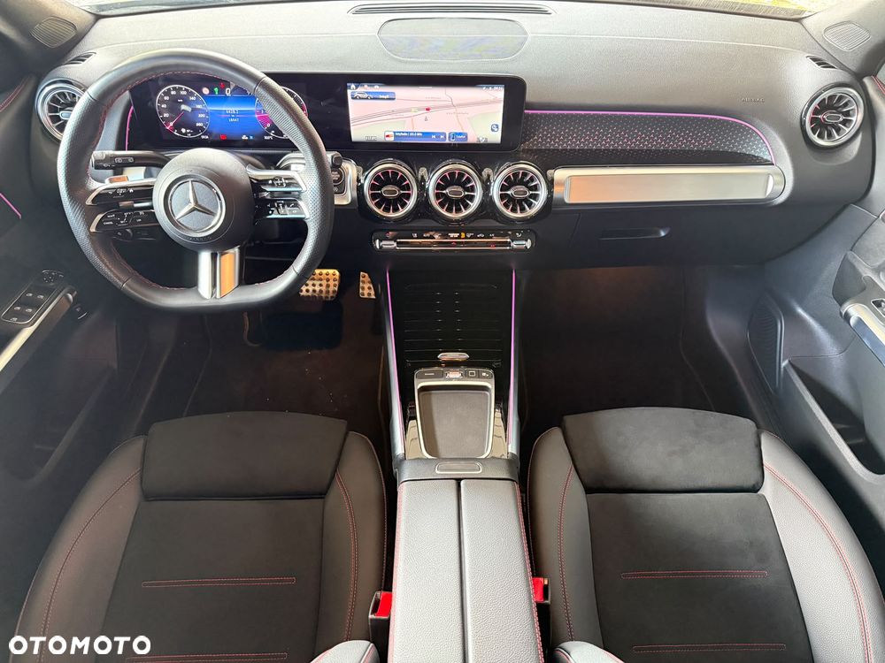 Mercedes-Benz GLB 200 d 4-Matic AMG Line 8G-DCT - 27