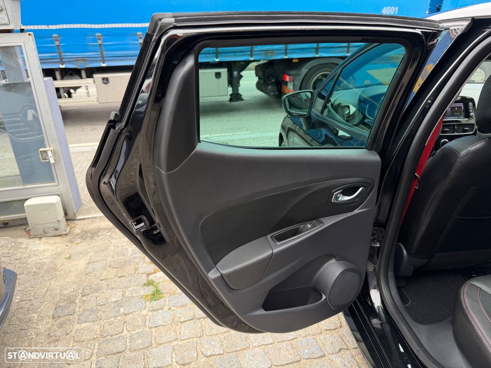 Renault Clio TCe 220 EDC R.S. Trophy - 57