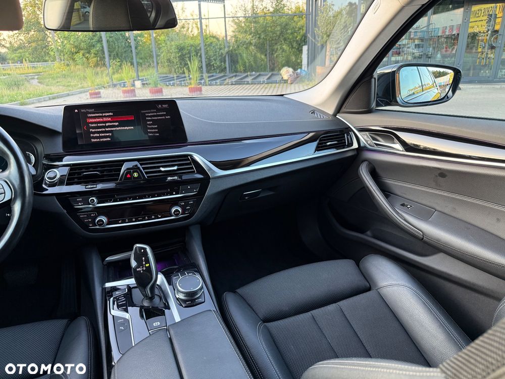 BMW Seria 5 530e iPerformance Sport Line sport - 22