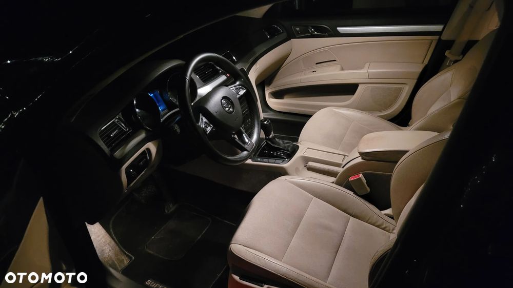 Skoda Superb 3.6 FSI 4x4 Elegance DSG - 26