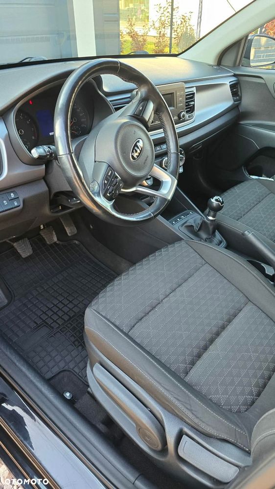 Kia Rio 1.2 L - 5