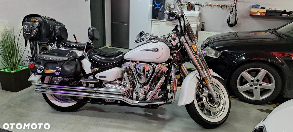 Yamaha Road Star - 1