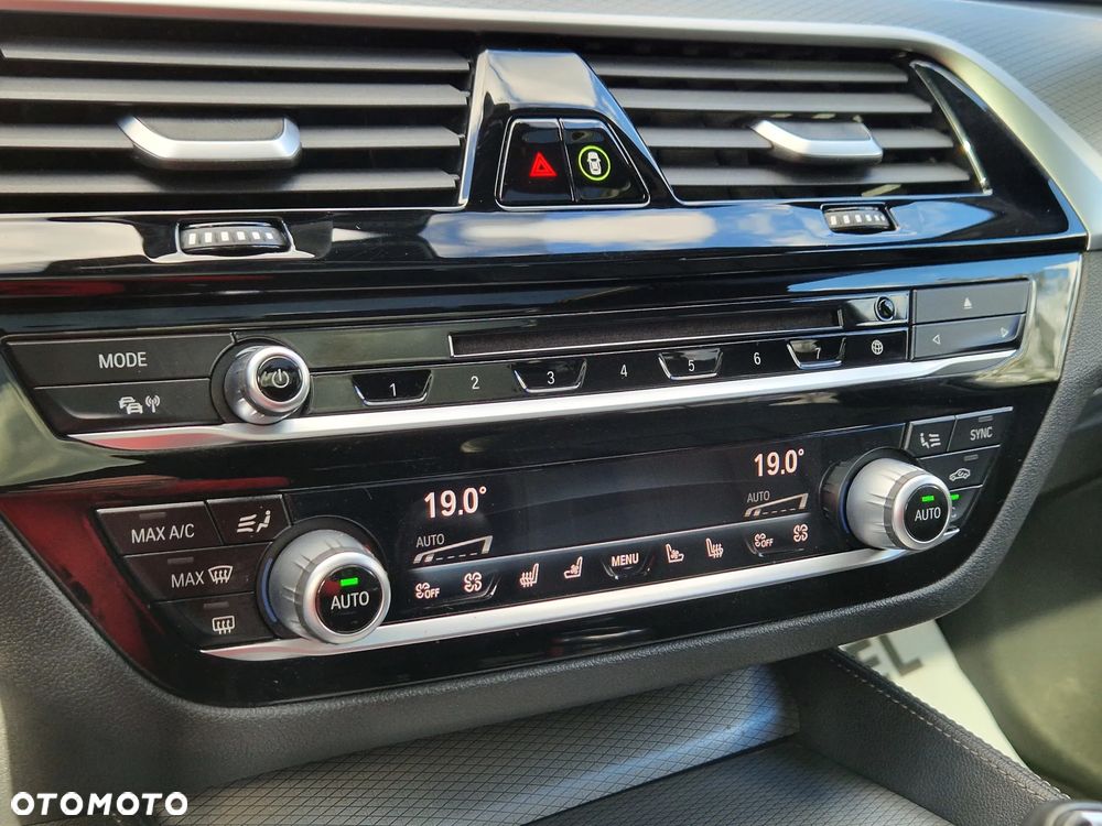 BMW Seria 5 530d Touring Sport Line - 29