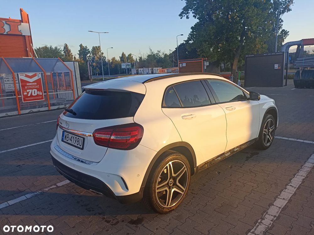 Mercedes-Benz GLA 200 7G-DCT AMG Line - 5