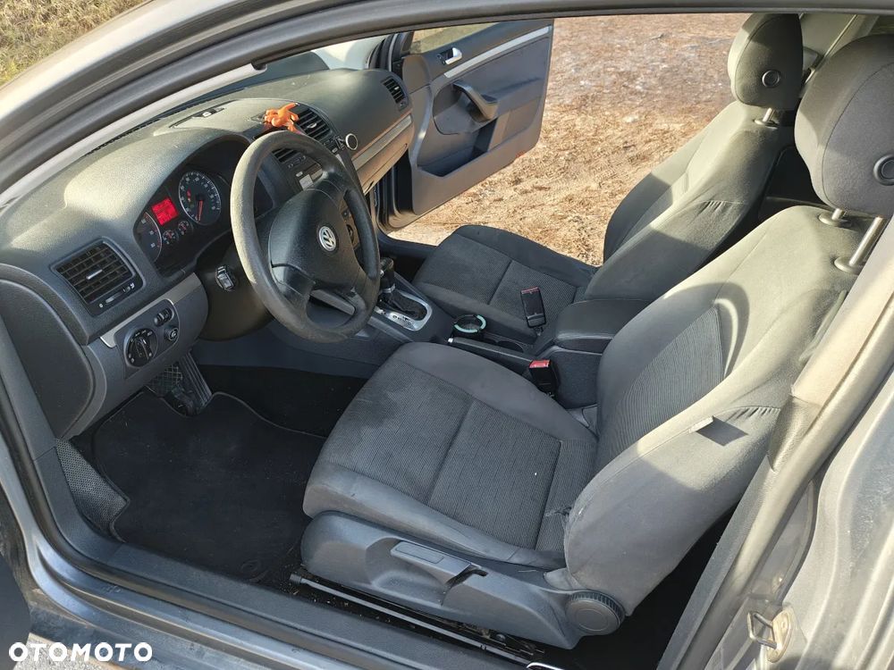 Volkswagen Golf - 11