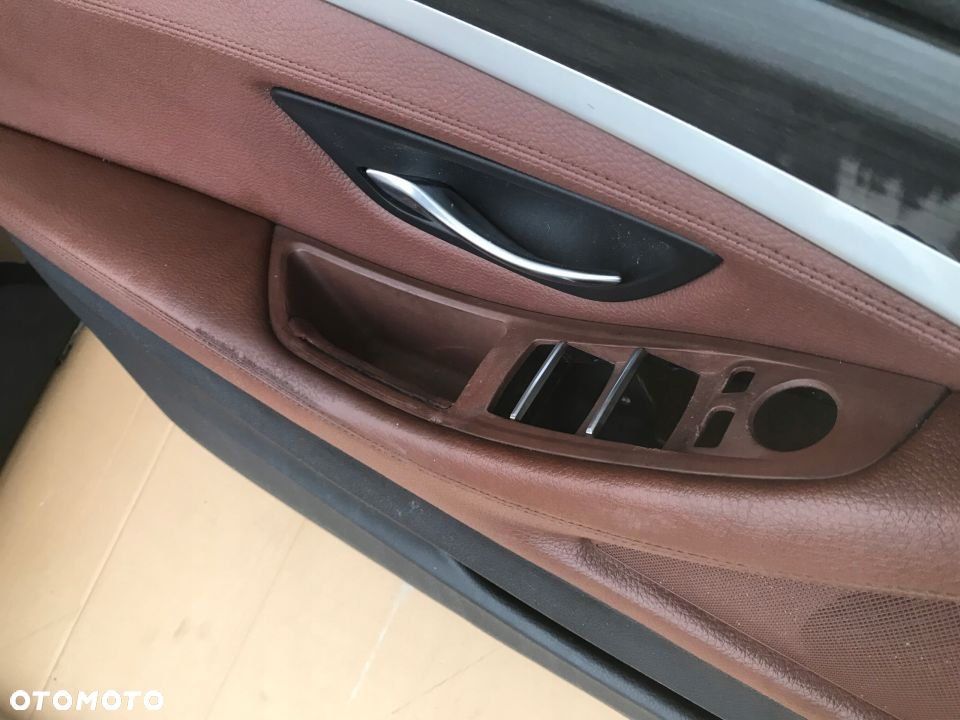 Fotele BMW 5 F10 SEDAN boczki drzwi tapicerki z roletami podłokietnik kanapa wnętrze brązowe - 8