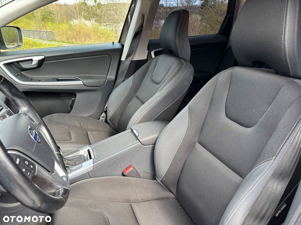 Volvo XC 60 D4 Drive-E Momentum - 11