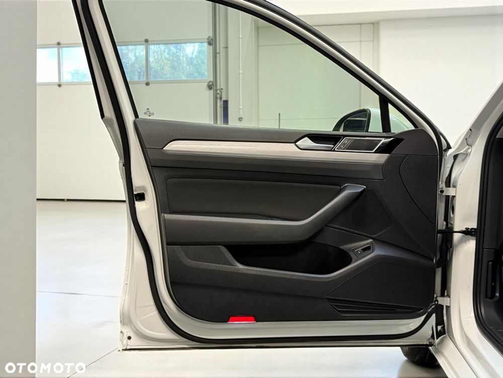 Volkswagen Passat Variant 2.0 TDI EVO Business DSG - 15