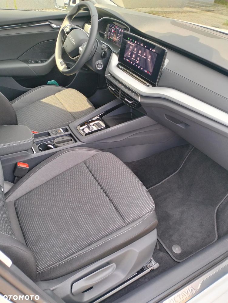Skoda Octavia 1.5 TSI mHEV Selection DSG - 18