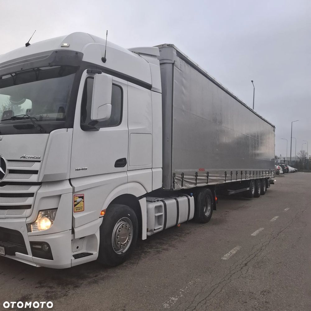 Mercedes-Benz Actros - 3