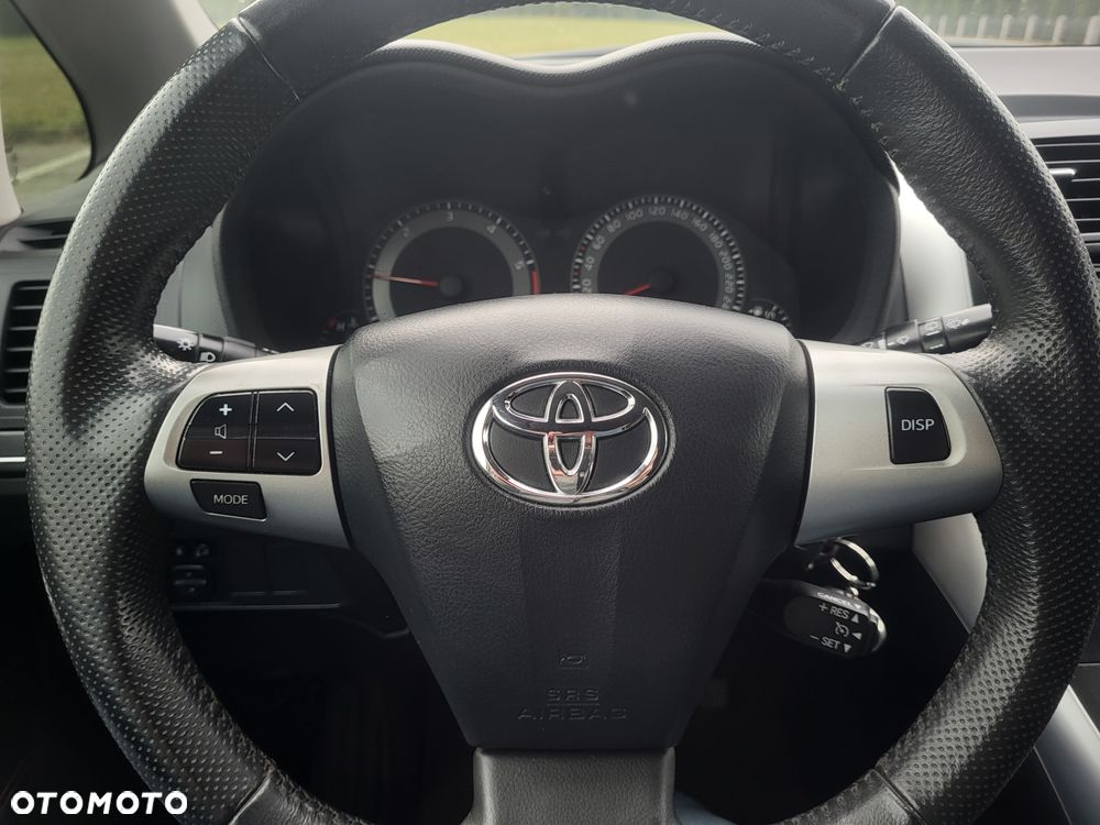 Toyota Auris 2.0 D-4D Prestige - 19