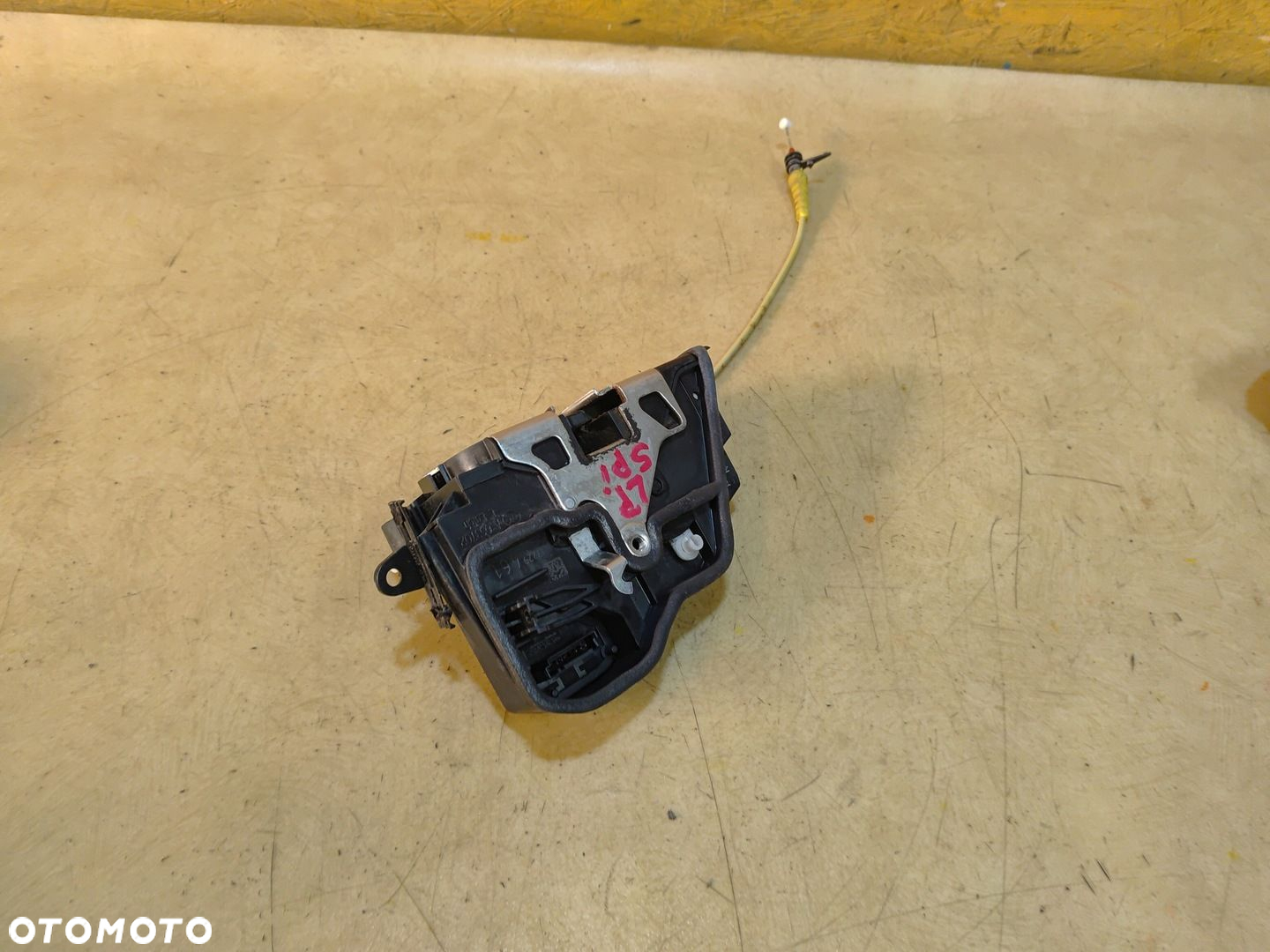 BMW 1 E87 ZAMEK DRZWI LEWY PRZÓD 5 PIN 7229461 - 2