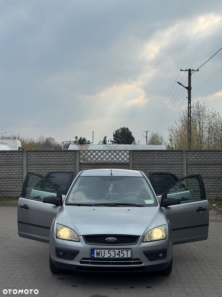 Ford Focus 1.6 TDCi DPF Ambiente - 16