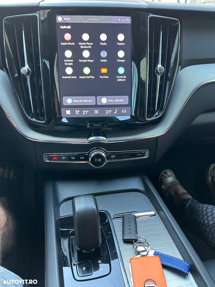 Volvo XC 60 B4 MHEV AT8 FWD Momentum - 16