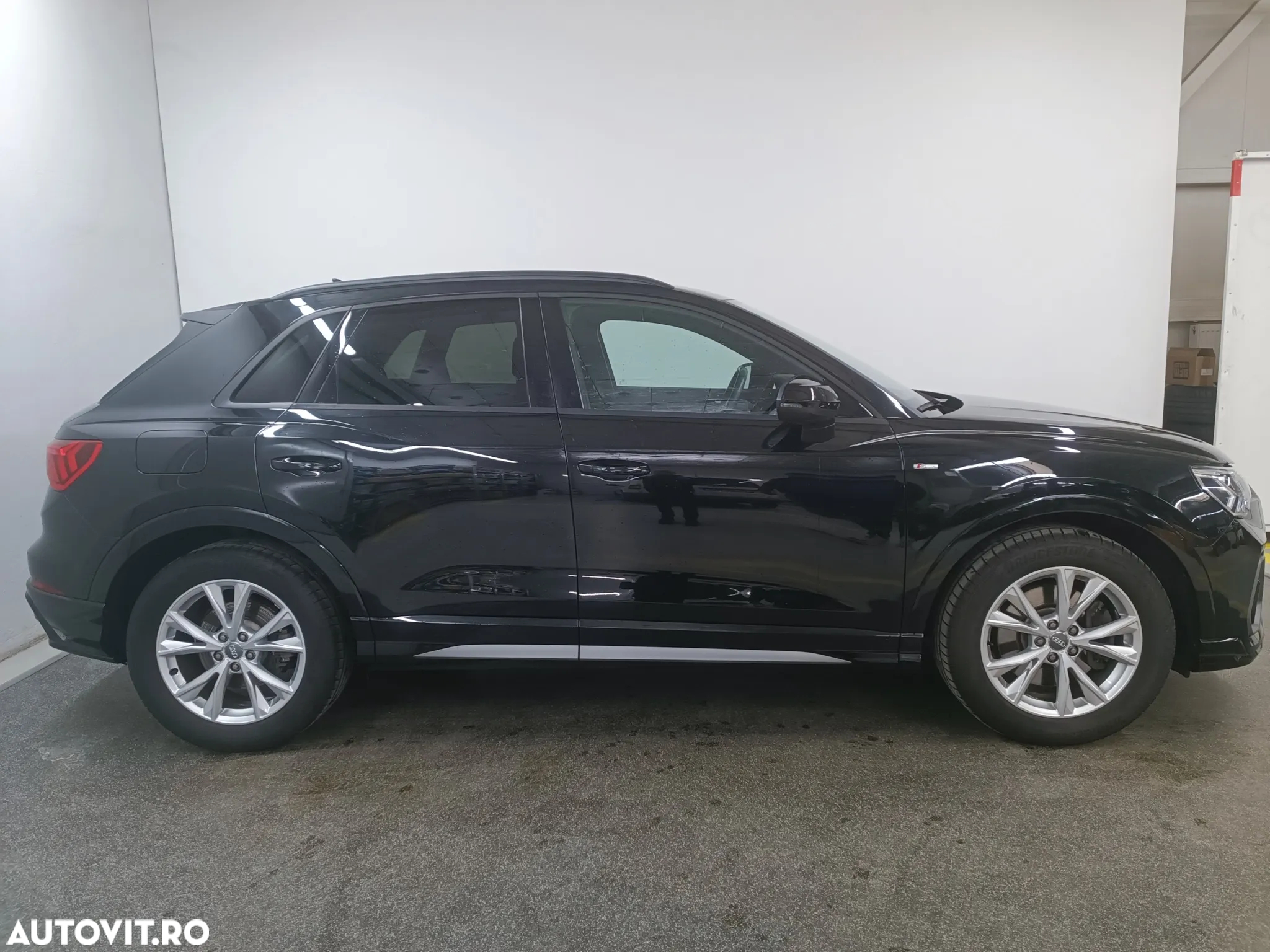 Audi Q3 2.0 40 TFSI S tronic quattro S Line - 4