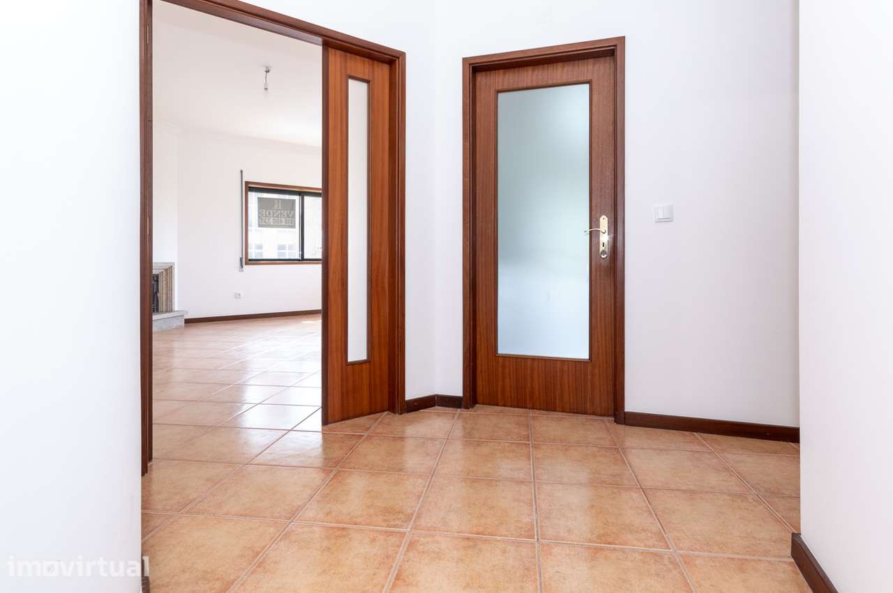 Apartamento T2 em São João de Ver - Grande imagem: 2/24