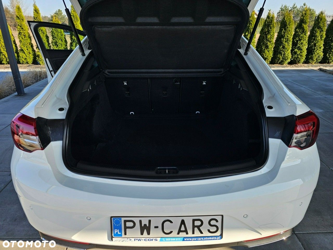 Opel Insignia - 30