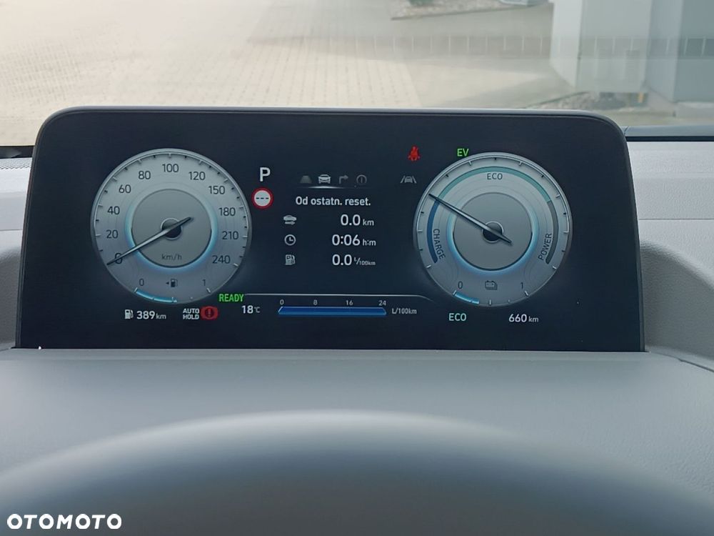 Hyundai Staria 1.6 T-GDI HEV Luxury - 29