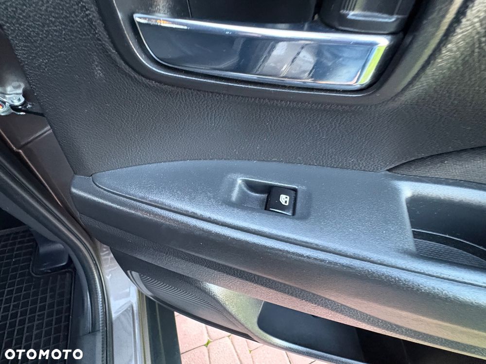 Mitsubishi Outlander 2.0 Instyle + 4WD CVT - 15