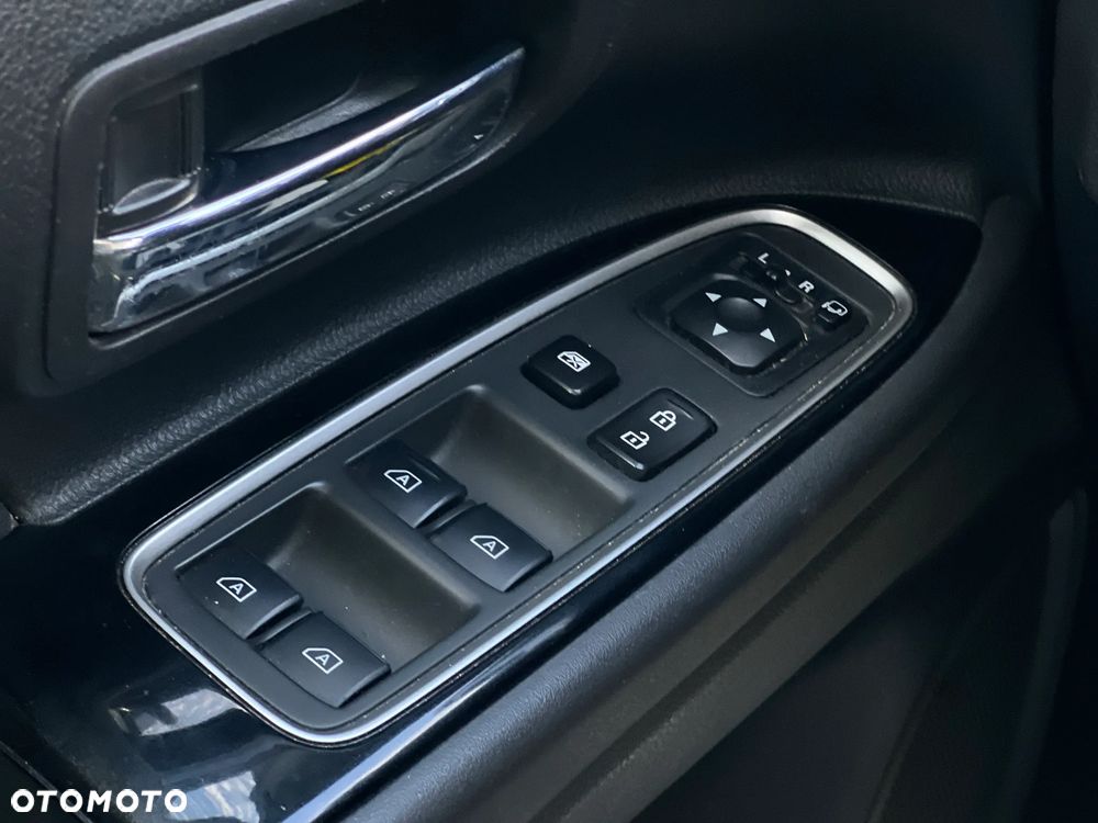 Mitsubishi Outlander - 17