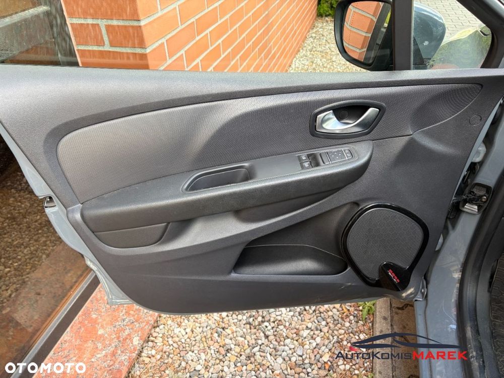 Renault Clio 1.2 16V Life - 23