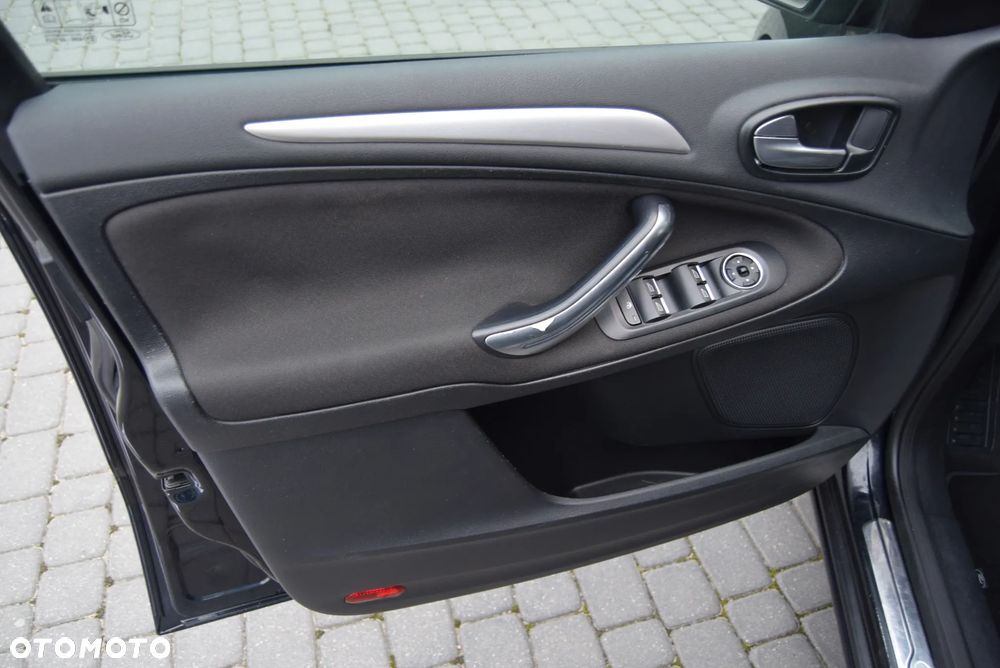 Ford S-Max 2.0 TDCi DPF Ambiente - 22