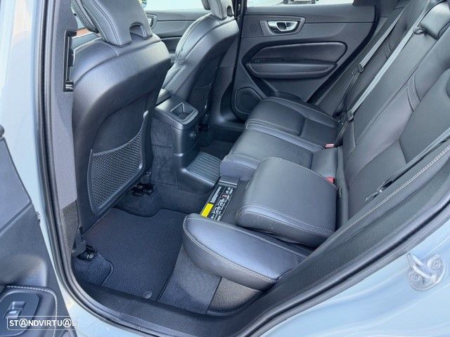 Volvo XC 60 2.0 T6 PHEV Plus Dark AWD - 16