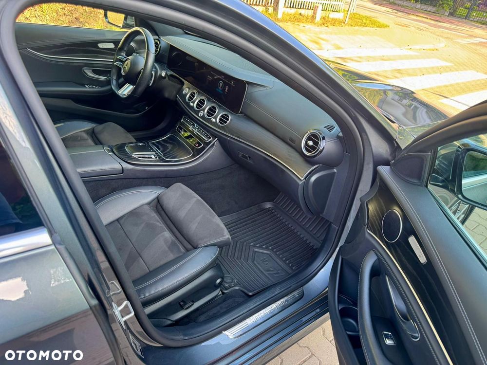 Mercedes-Benz Klasa E 220 d 4Matic 9G-TRONIC AMG Line - 17