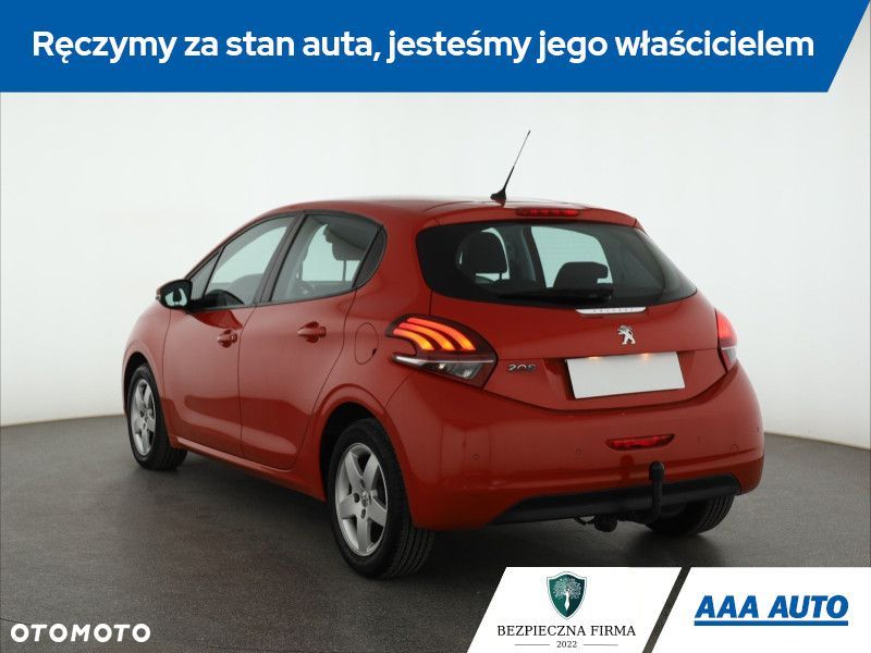 Peugeot 208 - 6
