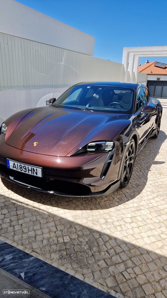 Porsche Taycan Cross Turismo 4 - 15