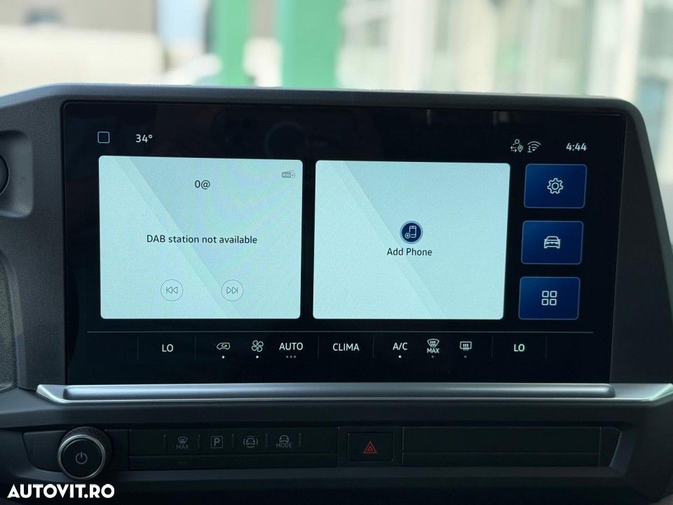 Volkswagen Caravelle - 17