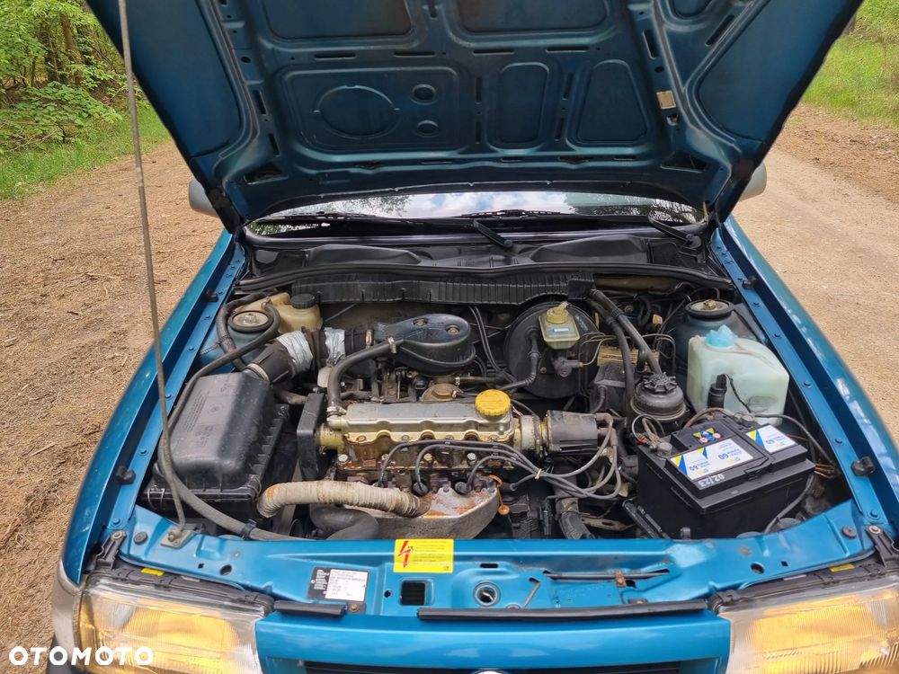Opel Vectra 1.6 GL - 18