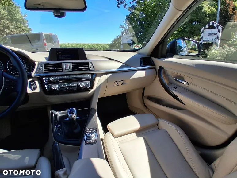 BMW Seria 3 320d xDrive DPF Edition Sport - 15