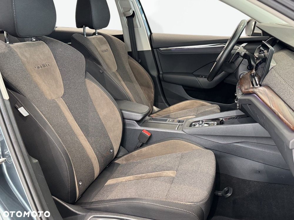 Skoda Octavia 2.0 TDI 4x4 Scout DSG - 17